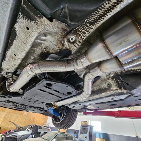 układ wydechowy blisko